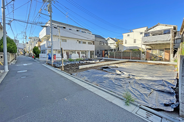 南側道路で日当たり良好。2階リビングで自然と増える家族の時間。