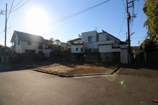 Selection ゆとりのある約５ｍの道路に2方向接道した北西角地♪