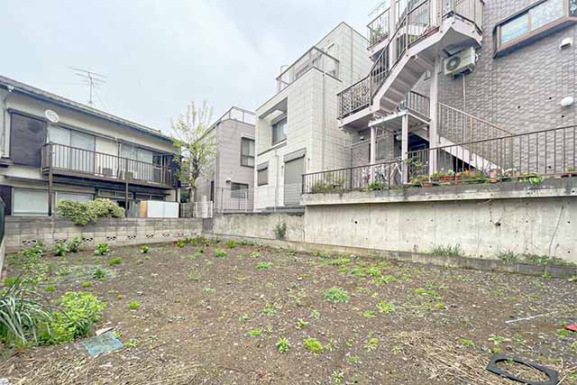 南西向きの間口14mの開放感溢れる土地に、延床面積188㎡超の住居を構えませんか