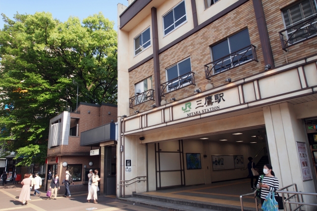 小学校至近、安心な環境に心落ち着く家を