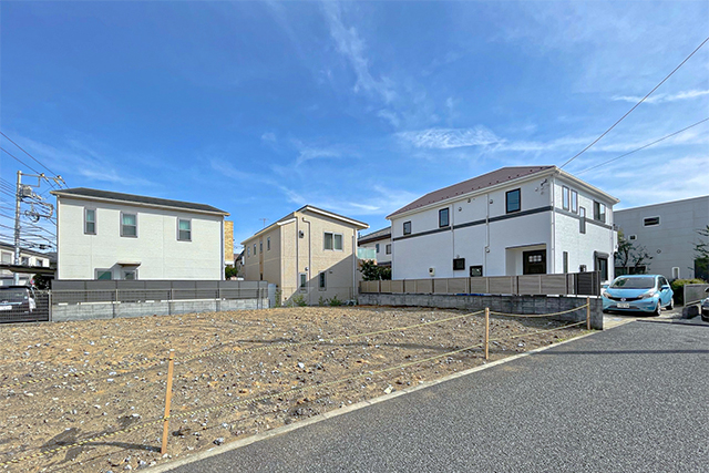 閑静な住宅街に二世帯住宅を建てる