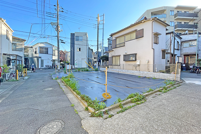 「大井町」の南東×北東角地に、三面採光の明るいリビングを