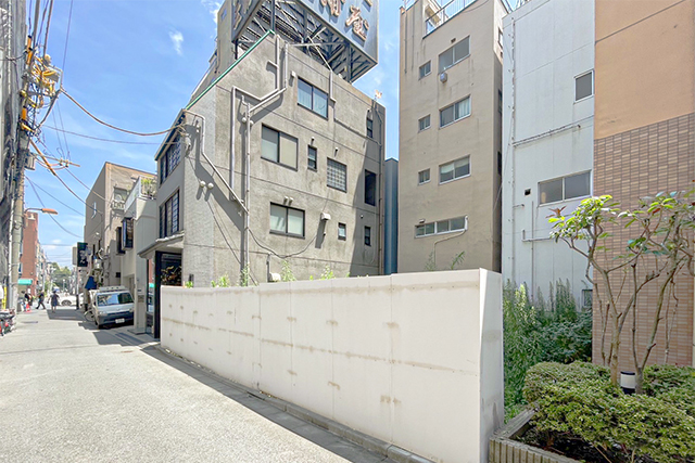 駅徒歩3分！視認性＆希少価値の高い好立地