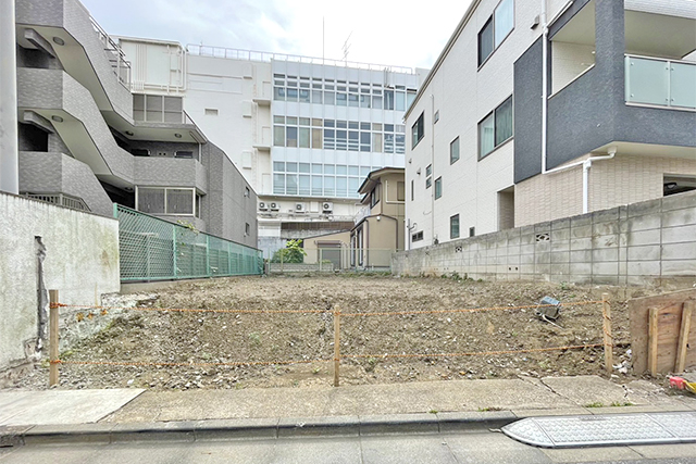 利便性の高さが魅力！「下目黒」の東向き整形地　