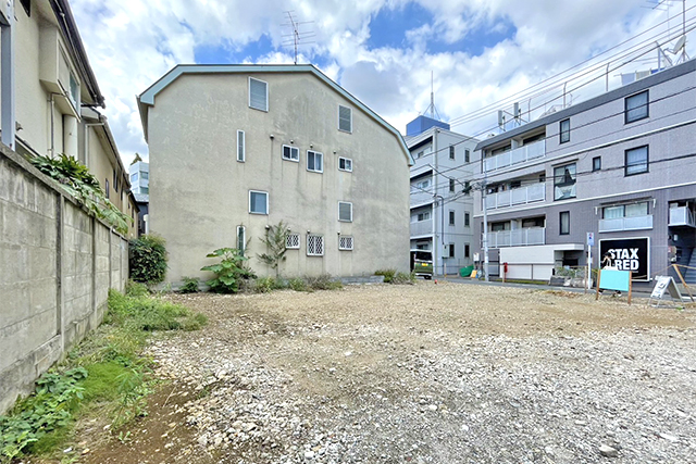 駅徒歩3分！総額8千万円台で「新高円寺」の北東角地に3LDKを