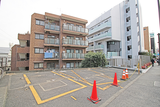 駐車場用地にも◎第二京浜沿い、駅徒歩1分の土地