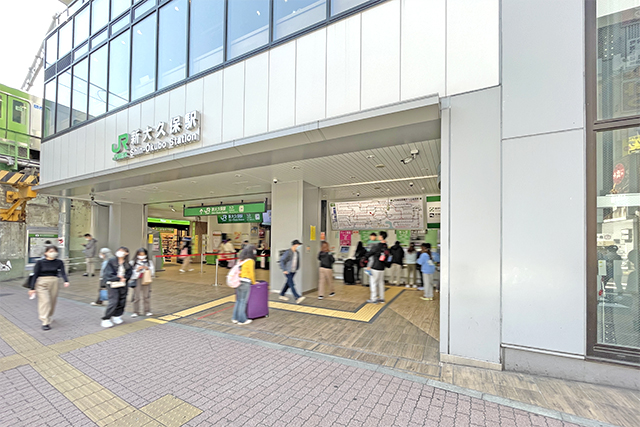 新宿駅まで自転車で10分、あらゆる利便性をもつエリアの角地