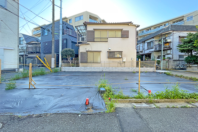 「大井町」の三方角地に、陽光たっぷり大空間リビングを