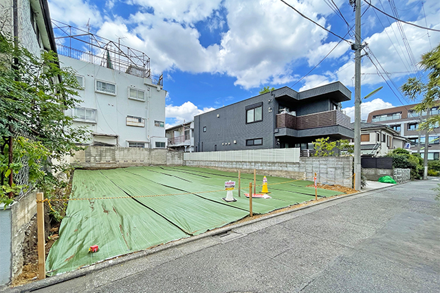 ブックカフェ風マイホームを代沢の整形地で叶える