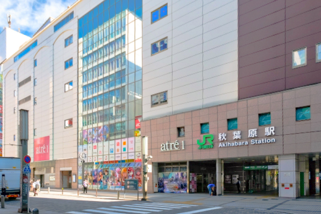 観光客でにぎわう主要駅から5分、高度地区なし×容積500%×商業地域の土地