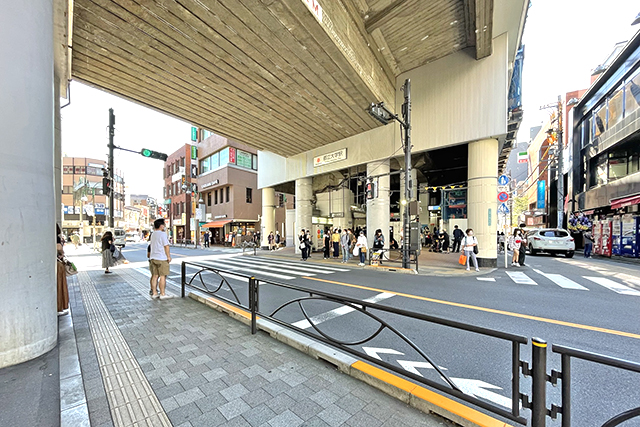 並列ビルトイン車庫建築可。自由が丘も生活圏、「中根」の50坪整形地