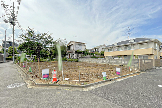 約56坪の南東角地、お子様や愛犬が喜ぶ広い庭付きの邸宅を