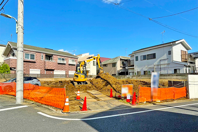 100坪超の大型角地！二世帯や賃貸併用、一部を月極駐車場にも◎