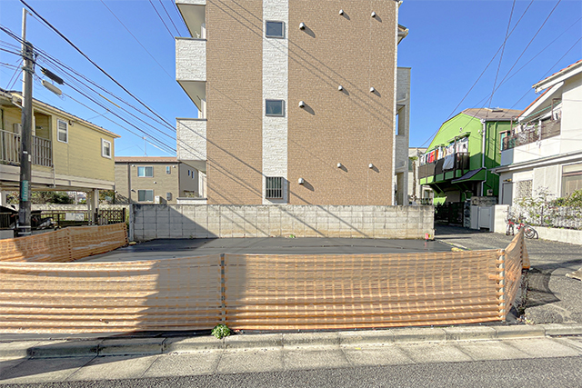 駅から徒歩4分、三方角地で開放的な暮らしが実現