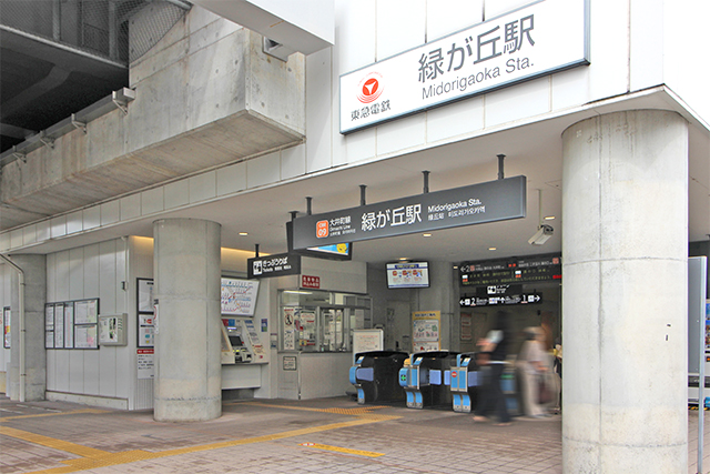 駅徒歩4分、間口12ｍの角地に明るいマイホーム